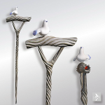 ◆H1120×W290ミリ（鳩飾り含む）◆本体木彫（オリジナルガラス玉埋込）◆鳩 石塑粘土◆着色 アクリル塗料・絵具Liquitex◆販売価格￥18,700