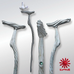 ◆H910×W200ミリ（鳩飾り含まず）◆本体木彫（オリジナルガラス玉埋込）◆着色 アクリル塗料・絵具Liquitex◆鳩 石塑粘土◆販売価格￥38,700※身長約165～175㎝の方用