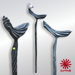 ◆H880×W280ミリ（鳩飾り含まず）◆本体木彫（オリジナルガラス玉埋込）◆着色 アクリル塗料・絵具Liquitex◆鳩 石塑粘土◆販売価格￥38,700